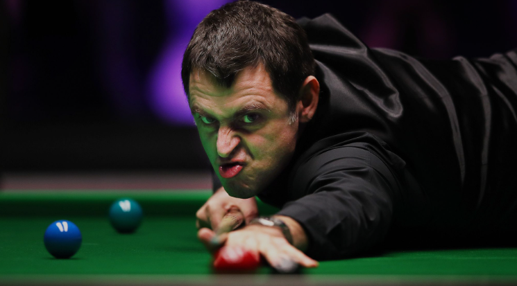 Ronnie O’Sullivan Overcomes Elbow Pain to Triumph Against Andrew Pagett at English Open, While Neil Robertson Falls to Sanderson Lam