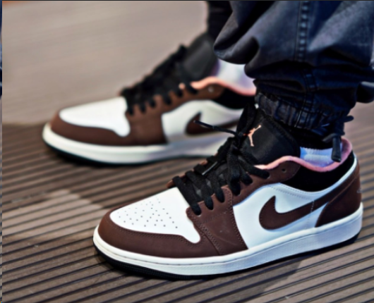 Air Jordan 1 Low Mocha: The sneaker with style